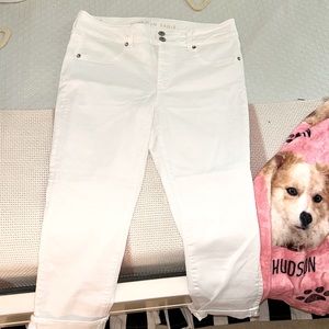 American Eagle white capris jeans